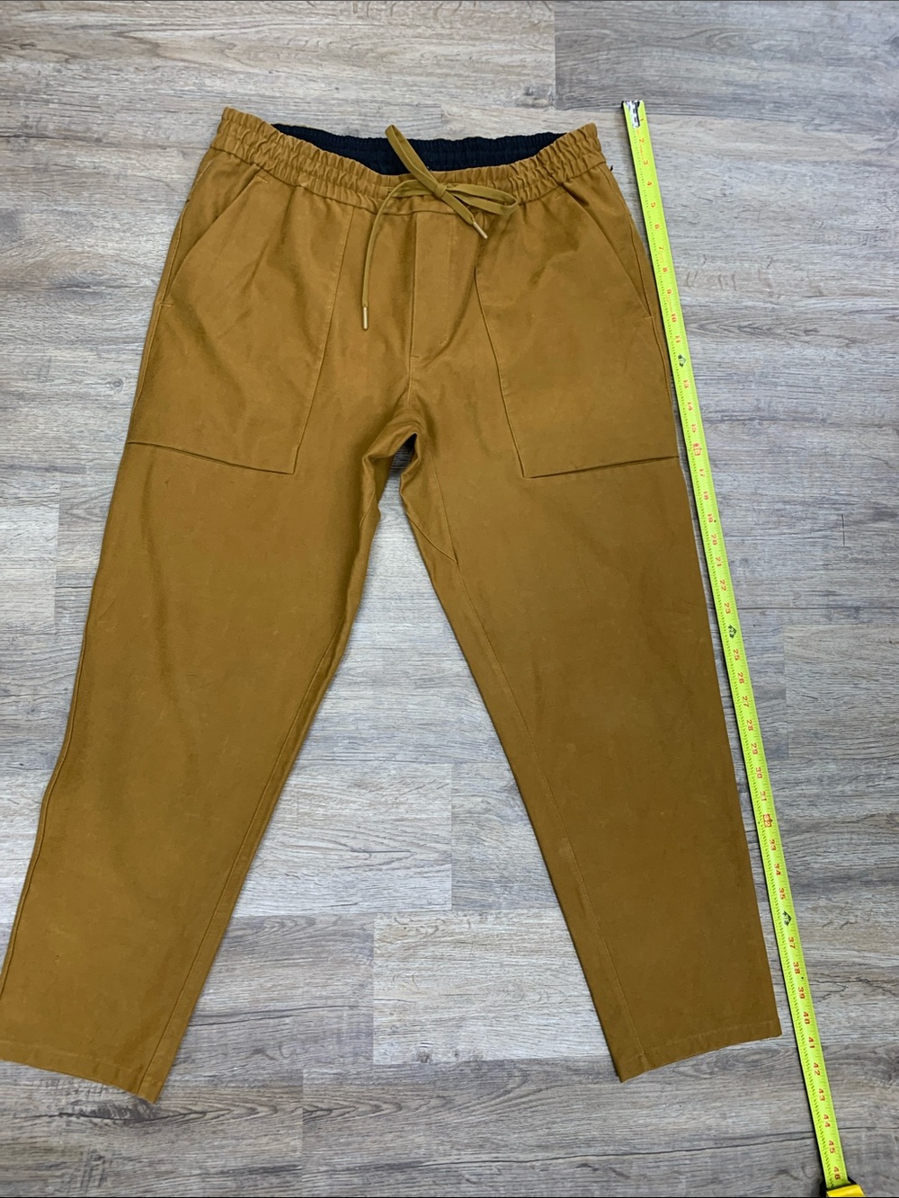 lululemon athletica Men’s Amber Brown Jogger Pants with Drawstring